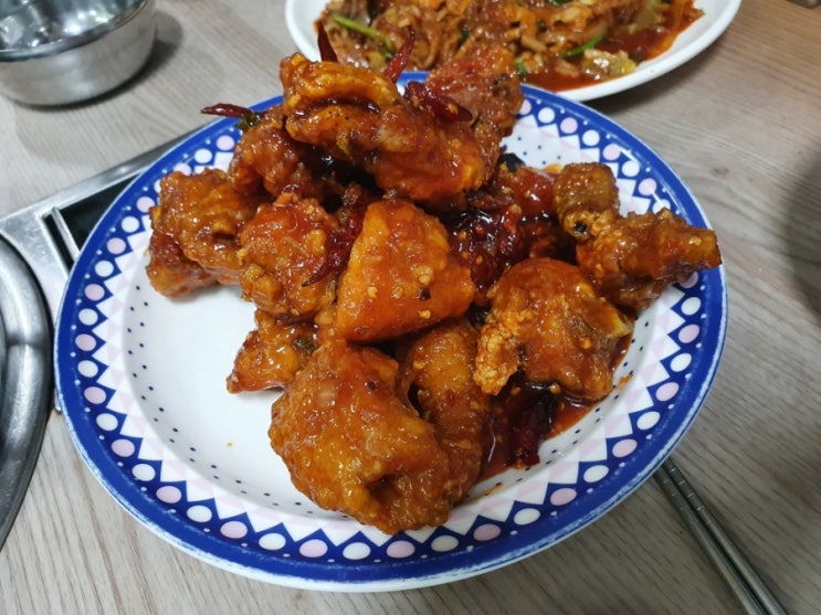  제주 희신이네에서 닭 풀코스로먹기 (닭고기냉채 + 닭내장볶음 + 깐펑기 + 전골)