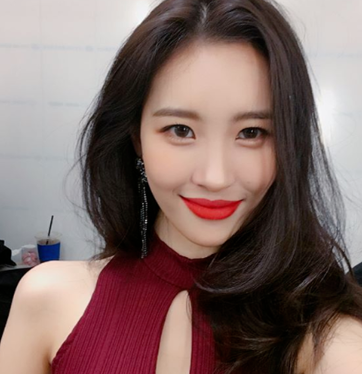  긴머리 레이어드컷 연예인 모음(선미,백예린,수지)