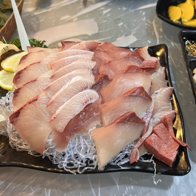  어제는 이런 일이 있었습니다 중학교 친구들과 운암동 서해수산 소굴 크라운호프 소주 열병 흡입