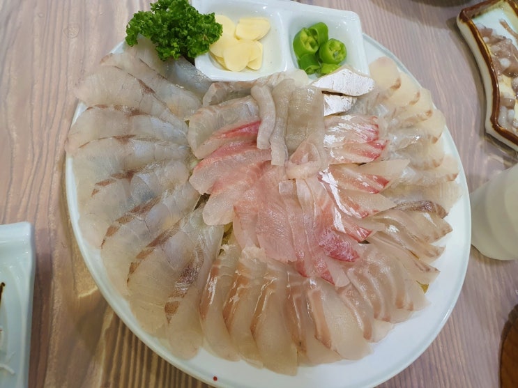  진천동 횟집 스끼다시 천국에서 가족 외식 배불러서 다 못 먹어요