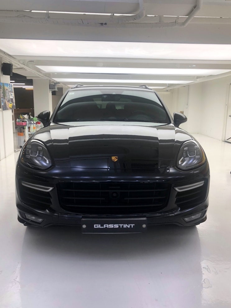  포르쉐 카이엔 GTS 글라스틴트 옵틱 W 시공