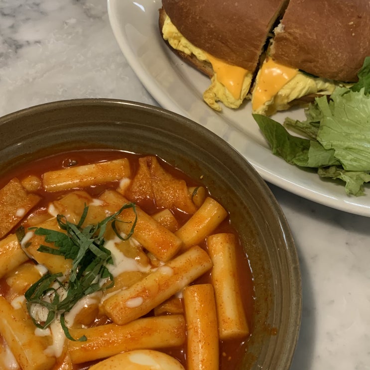  서울역 브런치카페 : 떡볶이가 맛있는 보마켓 서울로점