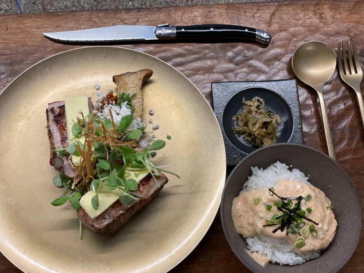 이대 맛집 반서울/이태원카페 everythingbuthehero 이대 맛집 반서울/이태원카페 everythingbuthehero