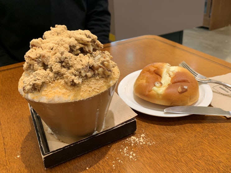  수원롯데몰 팥고당) 달달시원한 콩꿀팥빙수 크림치즈팥빵 후기 #내돈내먹