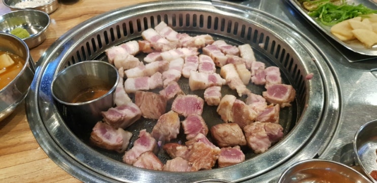 동편마을 인덕원 돼지고기 맛집 육화몽 회식 장소 추천 리얼 후기