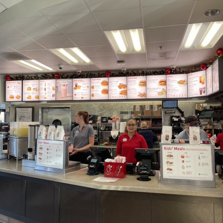  미국의 맘스터치같은 곳 Chick-fil-a 칙필레 | 미국여행 햄버거 맛집