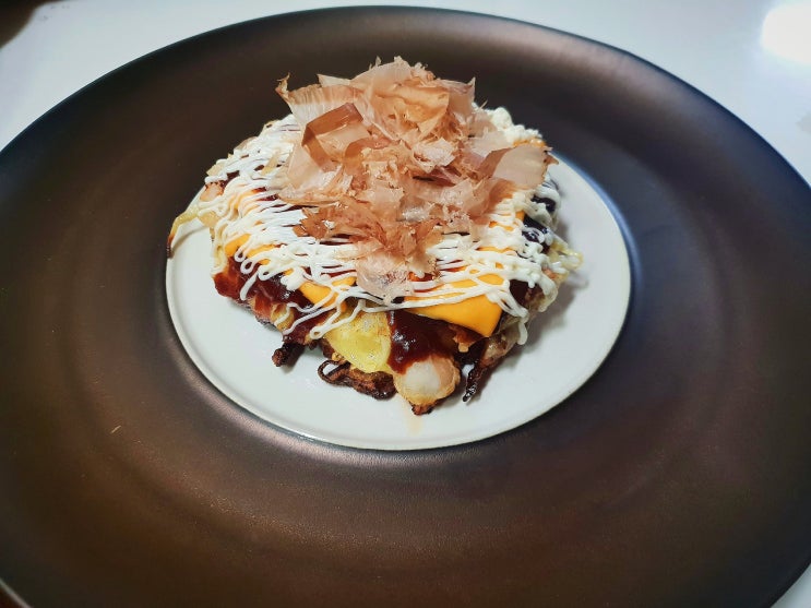  "치즈 오코노미야끼" 레시피, 쫘악 늘어나는 체다치즈와 양배추가 맛있는 반죽