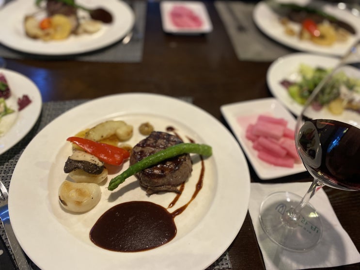 대전맛집, 스테이크가 맛있는 와인바 레스토랑 셀라비