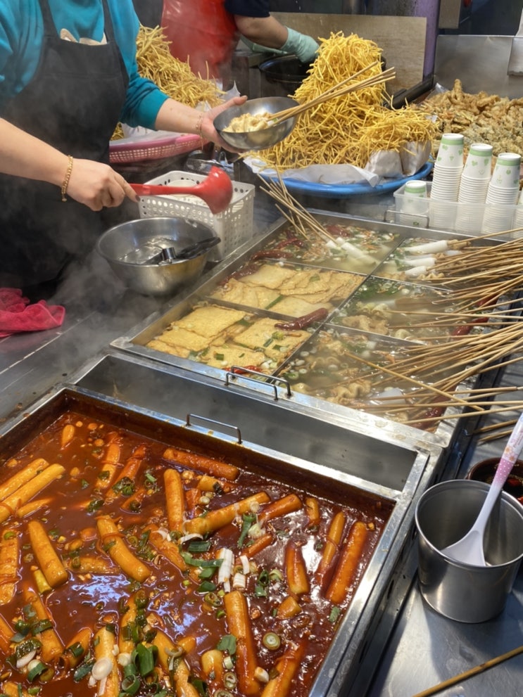 부산깡통시장 떡볶이집 먹고갈래싸갈래