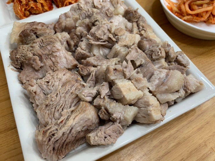 엄마표 김장 김치에 돼지고기 수육삶아 맛있는 저녁을️ (+돼지고기 수육삶는 법)