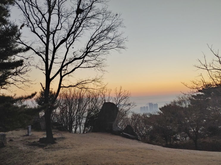 오늘 아침 설봉산(칼바위)에서 보는 여명