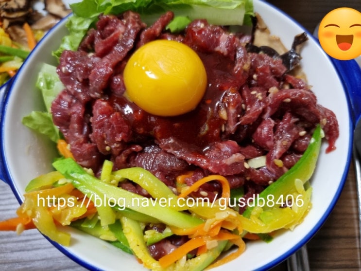 육회비빔밥으로 맛있게 한 끼 해결! 육회비빔밥으로 맛있게 한 끼 해결!