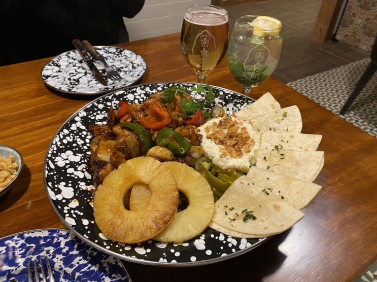  동래역 술집 밀회관 분위기 좋은 와인바에서 맛있는 안주에 한잔!
