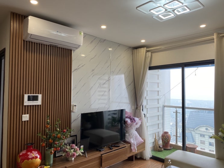  [ 하노이 아파트 임대] 더 선 2+1룸 - 풀옵션- 싼 집 - 1500만동 - 0968650193