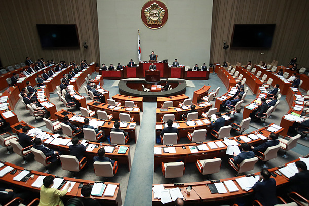 與野 '<b>정치 실종</b>'.. 추경 47일째 기약없는 표류