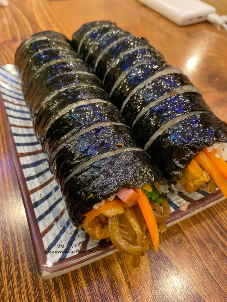  아 뭐 먹지 고민될 때 간단하게 먹기 좋은, 24시 김밥천국(회현역, 신세계 백화점 본점 조명)