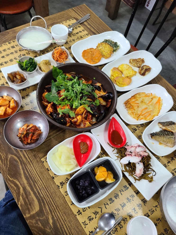  제주 성산 순덕이네, 가성비와 맛 구성을 다잡은 돌문어볶음 맛집