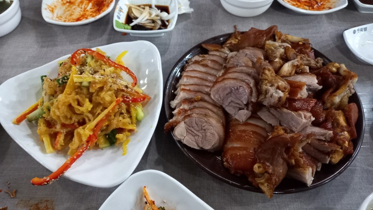  대구 범어동 유성볼링장에서 볼링내기 후 수성55온족발에서 저녁 먹었네요