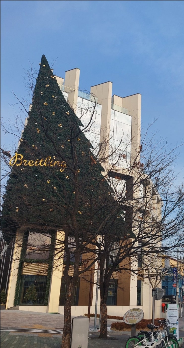 용산구청 이태원 카페 브라이틀링 카페 BREITLING CAFE 용산구청 이태원 카페 브라이틀링 카페 BREITLING CAFE