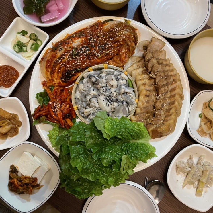  순천 맛집 꽃피는 봄날에서 생굴보쌈과 막걸리 + 메뉴판