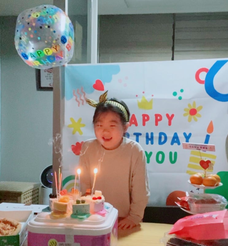 7살 딸 생일파티용품 생일현수막으로 생일상꾸미기