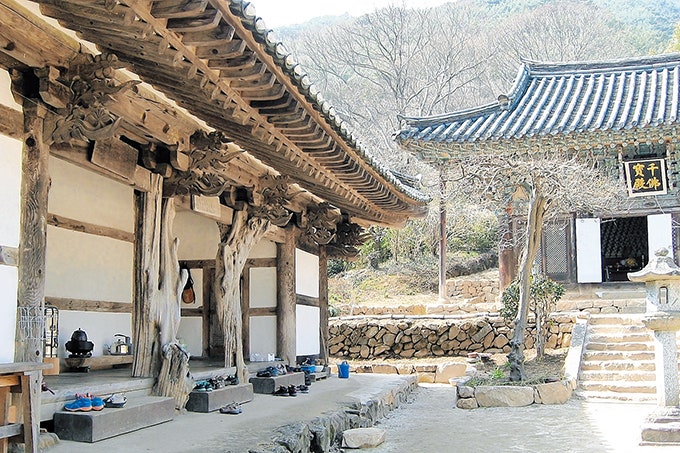 『山寺 미학』 Ⅲ - 구층암과 모과나무 기둥 옛 절터 영암사지 해인사 새벽예불 인왕(금강역사상) 해우소 발형다층석탑 안동 봉정사 ...