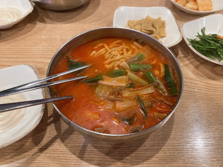  날이 추울 땐 육대장 육칼면, 육칼면하면 육대장!