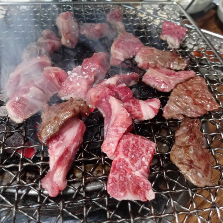  경주 청산숯불갈비 살살 녹는 갈비살 국밥은 포장