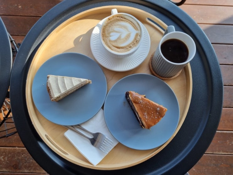  [분당 맛집] 분당 분위기 좋은 카페, 율동공원 미술관을 품고 있는 <더컬럼스 갤러리카페> / <컬티브>
