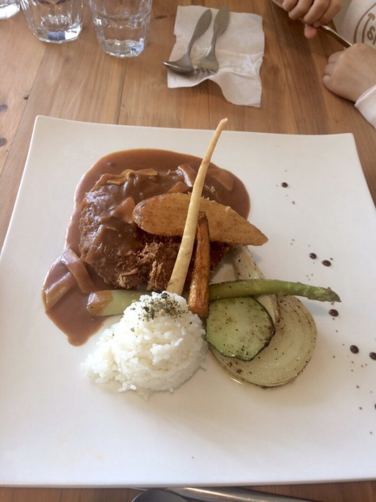 [2년 전 오늘] 인테리어가 너무나도 예뻤던 제주 중문 돈까스 맛집 다정한식탁