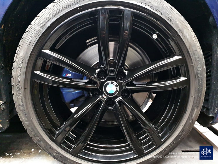 BMW 550d 휠수리 후 블랙유광 휠도색