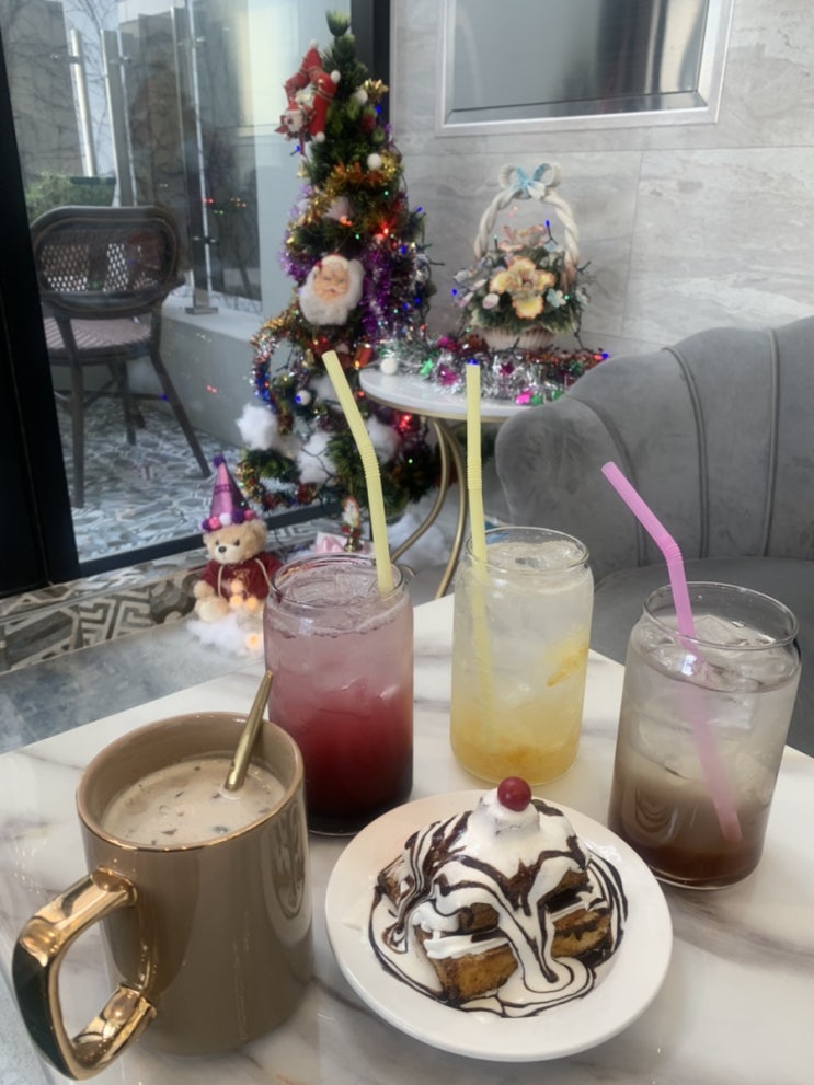  마산 회원동 층마다 테라스가 있는 카페, 타치스 :)