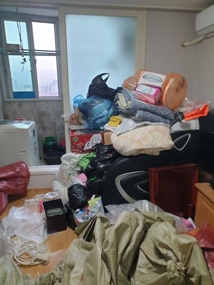  생각하지도 못한 노원구유품정리를 이틀 동안 치웠습니다.