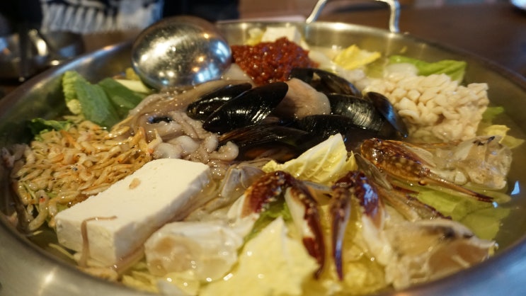  영통구청맛집 술집과 고기집 다 되는 꿀삼겹 수원점