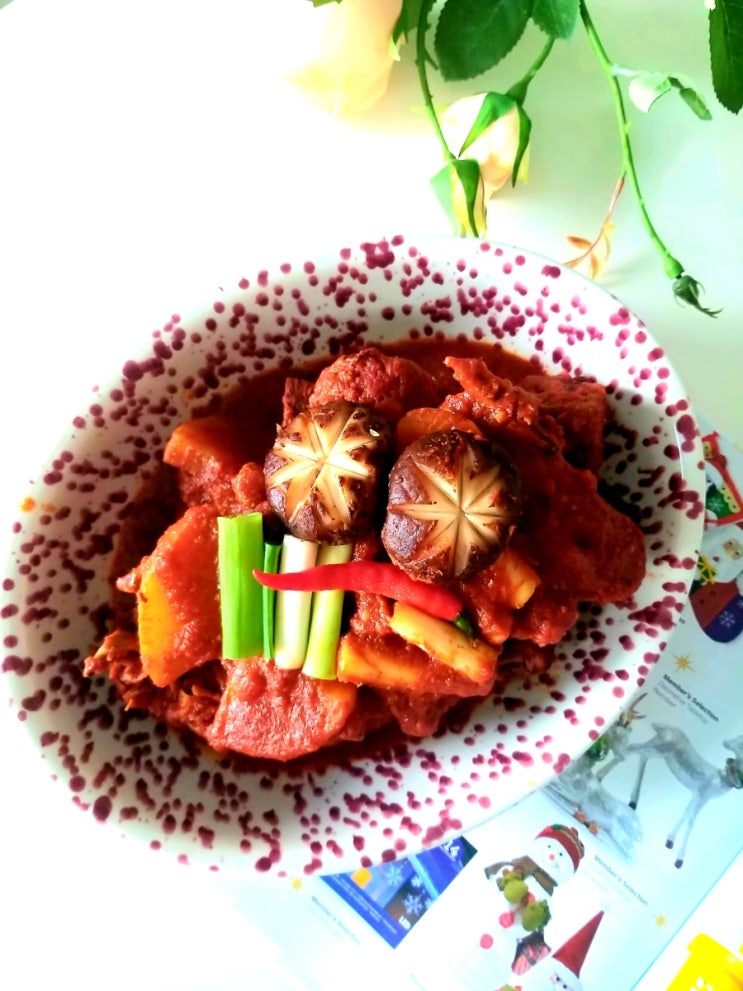  맛있게 매운 등갈비찜 주말메뉴 돼지 등갈비찜 레시피 돼지갈비찜 양념부터 돼지갈비 핏물빼기 꿀팁까지