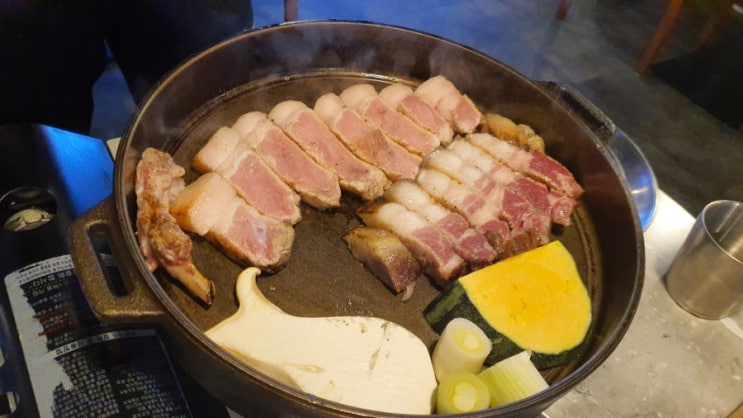 [진주 충무공동] 다양한 종류의 돼지고기를 편하게 먹을 수 있는 고깃집 돼지마구