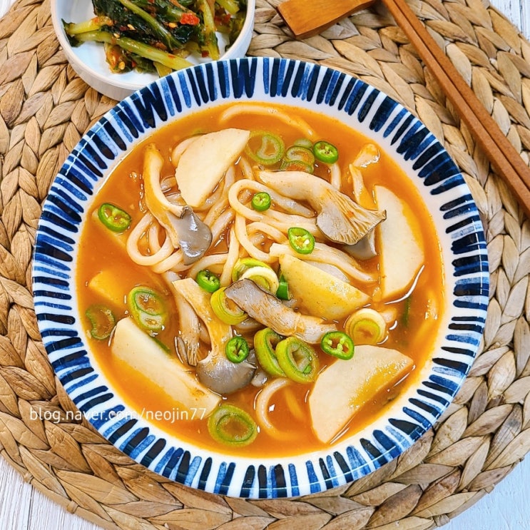 장칼국수 만드는법 칼칼한 국물맛의 고추장칼국수 간단한 생칼국수 요리 장칼국수 만드는법 칼칼한 국물맛의 고추장칼국수 간단한 생칼국수 요리