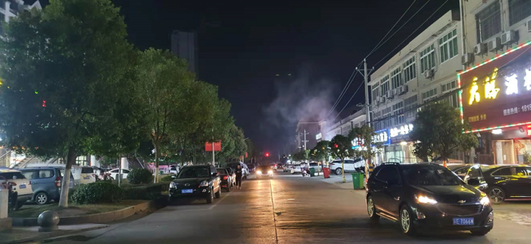 여기가 제가 있는 중국 시골동네입니다. (호북성 형주시 홍후시 신탄전 湖北省荆州市洪湖市新滩镇) 여기가 제가 있는 중국 시골동네입니다. (호북성 형주시 홍후시 신탄전 湖北省荆州市洪湖市新滩镇)