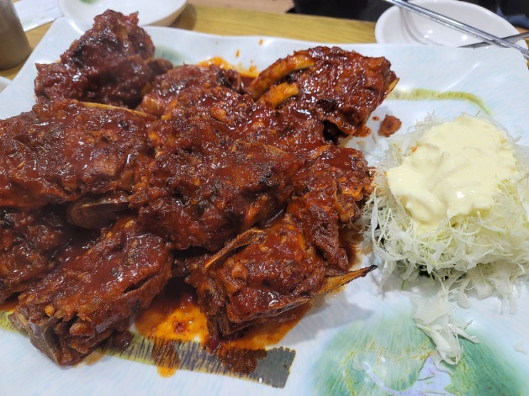  [선릉역 맛집] 신동궁감자탕 :: 웨이팅 하면서 먹는 매콤 뼈숯불구이