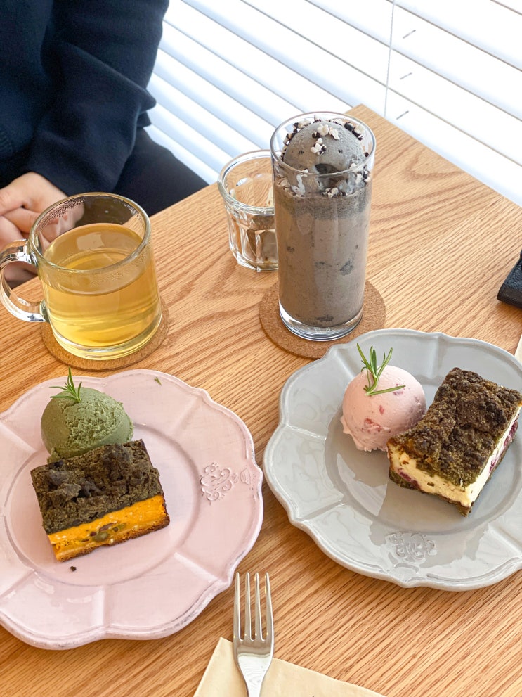  할미입맛 저격! 크럼블이 맛있는 망리단길 카페, "미미크럼블"