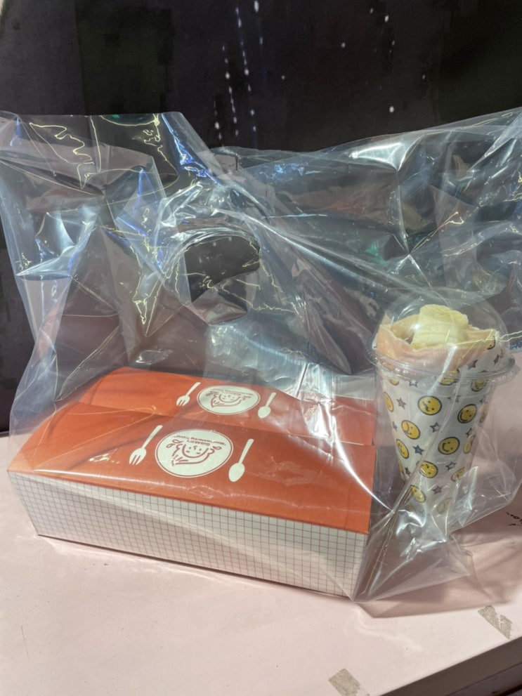  홍대 맛집 핑크스 크레페 드세요 (PINK’S 레인보우 크레페, 와플, 핫도그, 토스트 등)