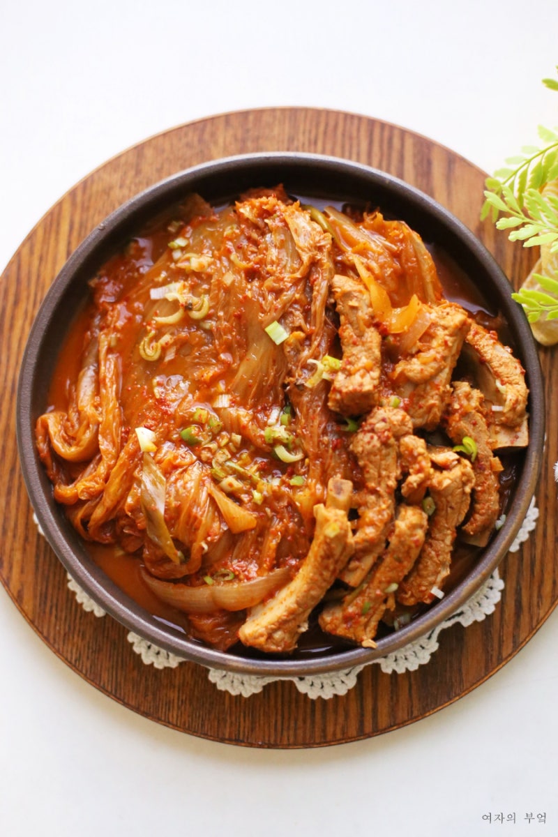 백종원 돼지고기 김치찜 ! 밥도둑 묵은지 김치찜 만들기 돼지 등갈비 김치찜 : 네이버 블로그