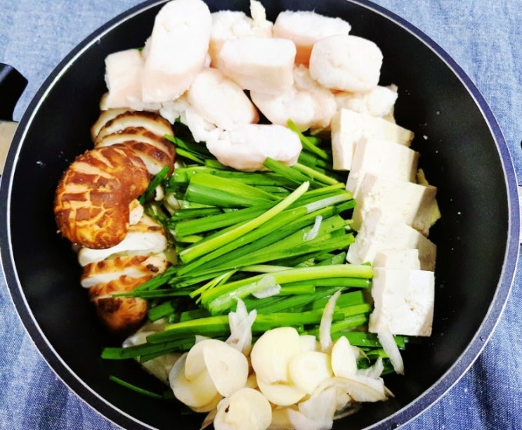 수요미식회 택배 맛집 : 홈나노하나 매운맛 한우대창전골 추천 / 홈파티 음식 추천 / 캠핑 밀키트 / 한우 모츠나베 맛집 수요미식회 택배 맛집 : 홈나노하나 매운맛 한우대창전골 추천 / 홈파티 음식 추천 / 캠핑 밀키트 / 한우 모츠나베 맛집