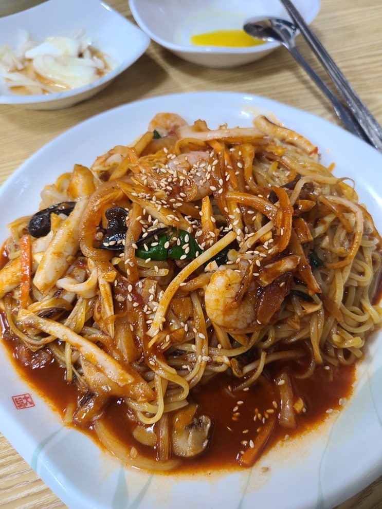  마산 댓거리 경남대 맛집, 구 만날째 손짜장인 만날재 해물짬뽕 :)