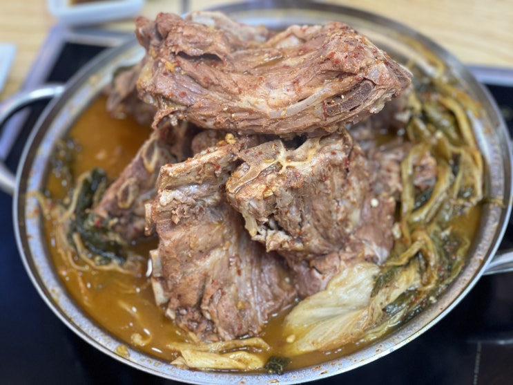  푸짐한 뼈에 살코기 가득! 뼈 많이 주는 감자탕 집 여민락 뼈다귀 앤 돈까스<여민락 감자탕>
