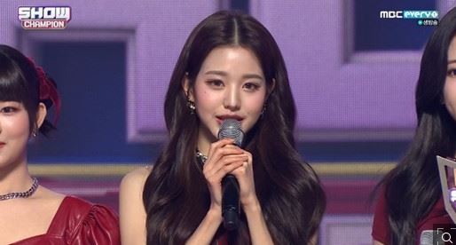 '쇼챔피언' 아이브 <b>1위</b> "다이브 감사해"…<b>에이티즈</b> 컴백... 