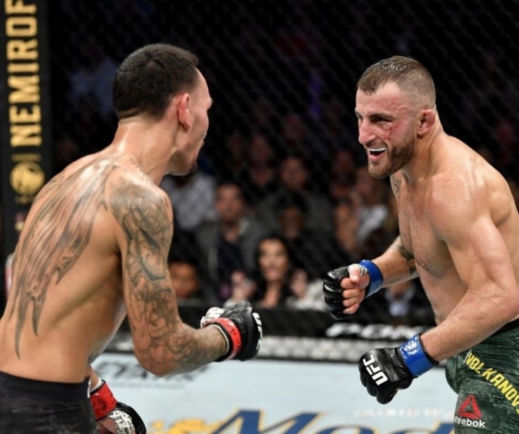 볼카노프스키 3월 UFC 272 방어전 준비 중/5월 UFC 274 브라질 개최 등 MMA 뉴스 볼카노프스키 3월 UFC 272 방어전 준비 중/5월 UFC 274 브라질 개최 등 MMA 뉴스