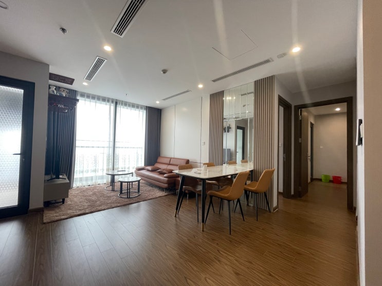  [ 하노이 아파트 임대] 빈홈 웨스트 포인트 2룸/풀옵션/이쁜 집 - 1800만동 0968650193