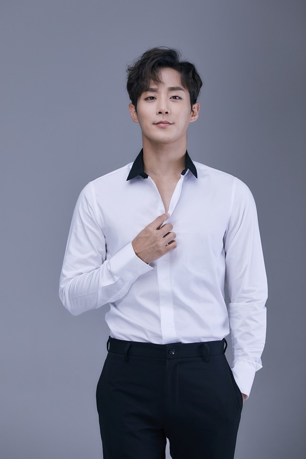  이충주 나이 와이프 부인 아내 정단영 결혼 자녀 가족 고향 프로필