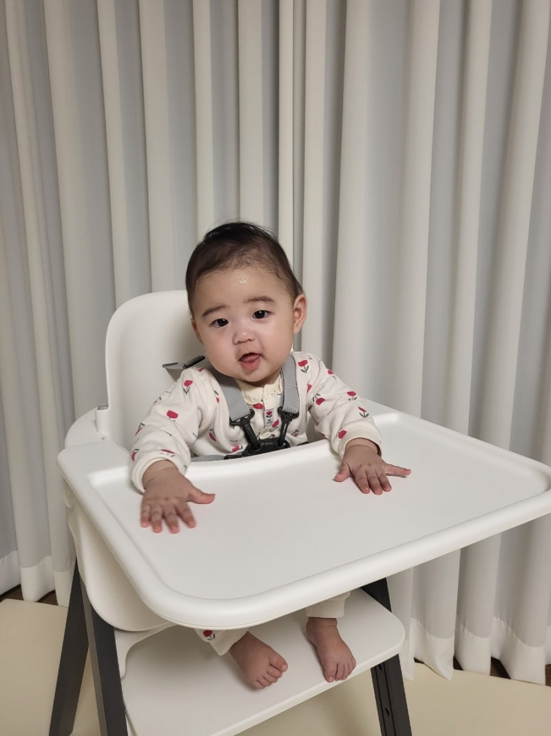 스토케 스텝스 아이주도 이유식에 딱인 하이체어 아기의자에요!